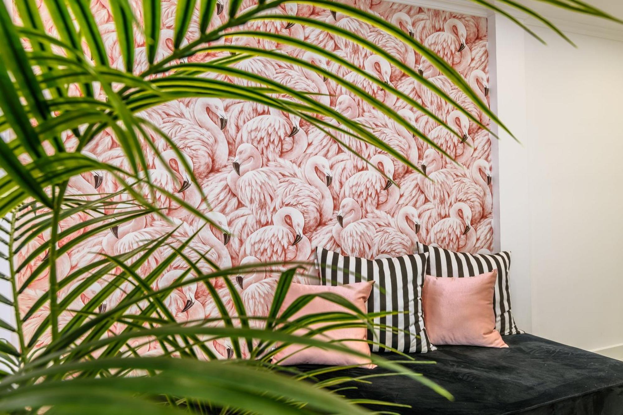Whome City Chic Escape: Your Stylish Haven In Downtown Lisbon Exterior photo