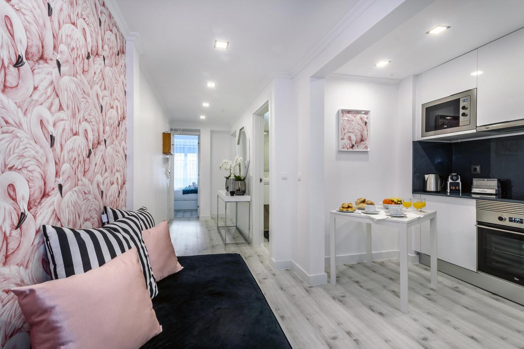 Whome City Chic Escape: Your Stylish Haven In Downtown Lisbon Exterior photo